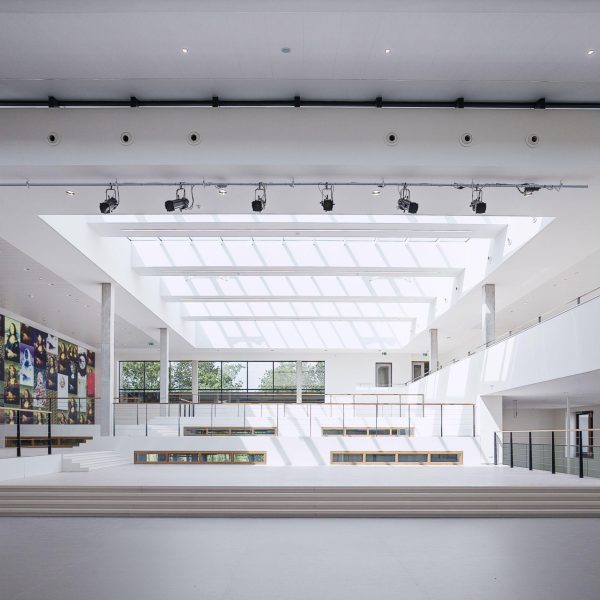 braat-4153-Braat1844_Da_Vinci_College_atrium